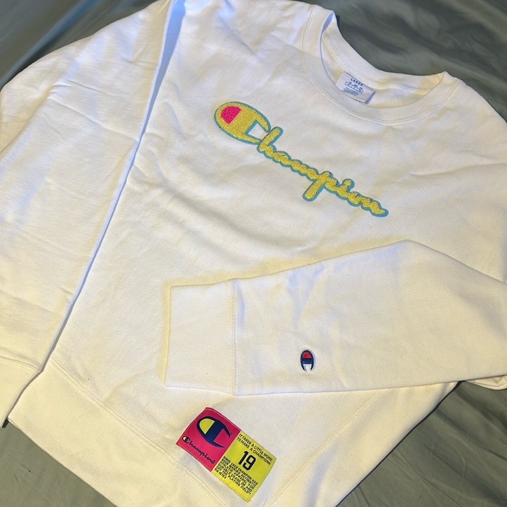 Champion women’s crewneck sweater